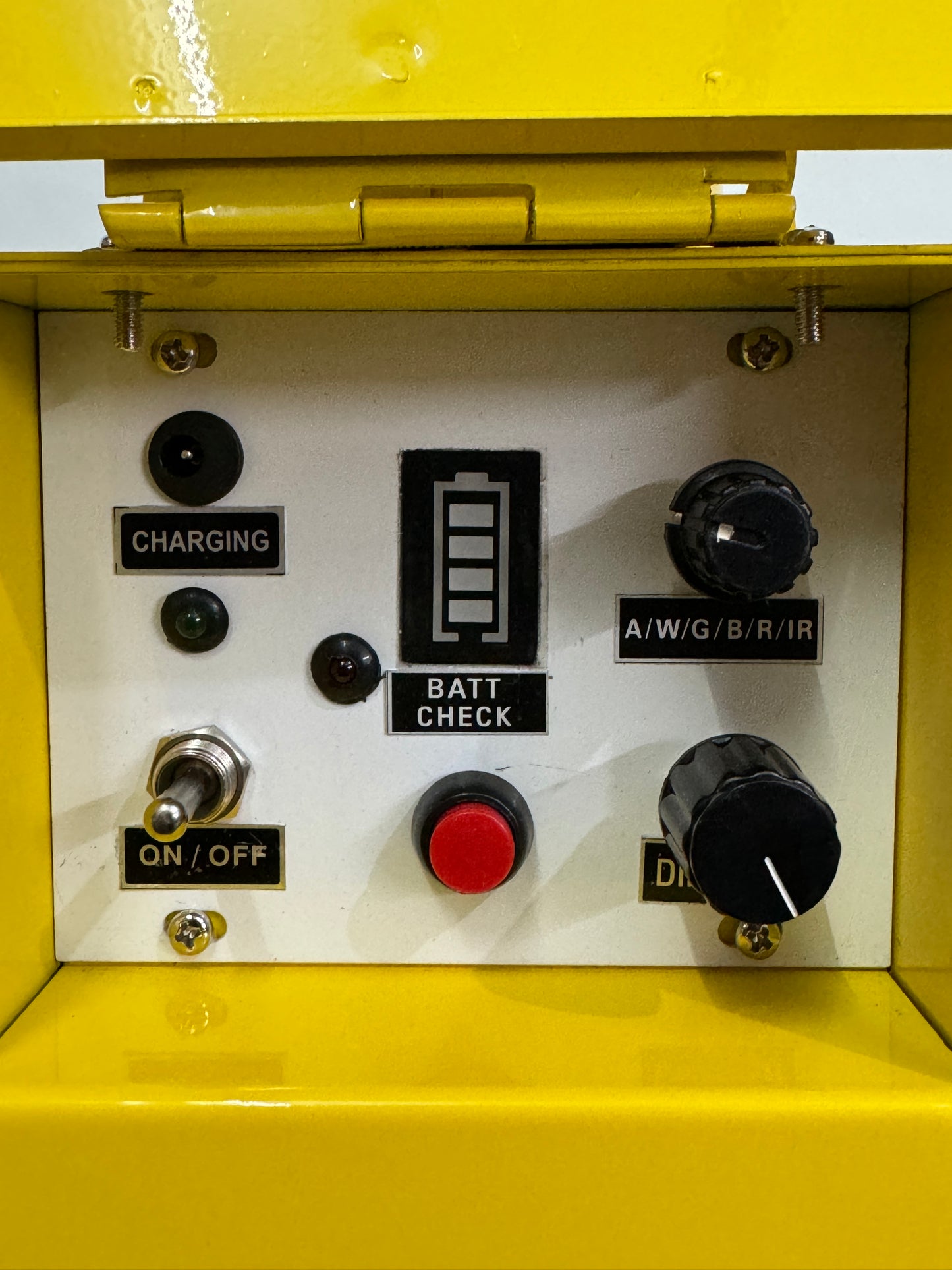 Portable Helipad Light / Light Marker (6 IN 1) – Solar Operated Airfield Lighting for Temporary & Emergency Operations