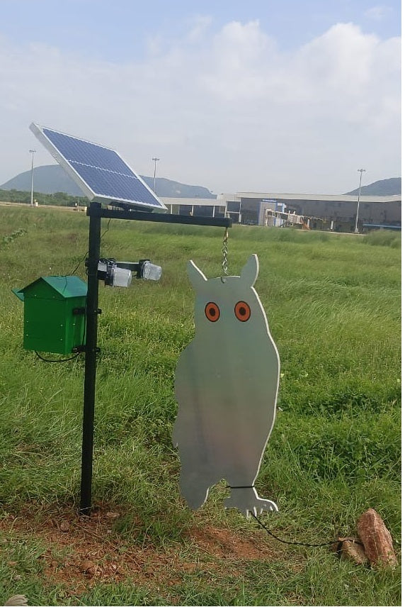 Solar Operated Owl Decoy with Shadow-Casting Night Mode – 24×7 Visual Bird Deterrent for Airfields